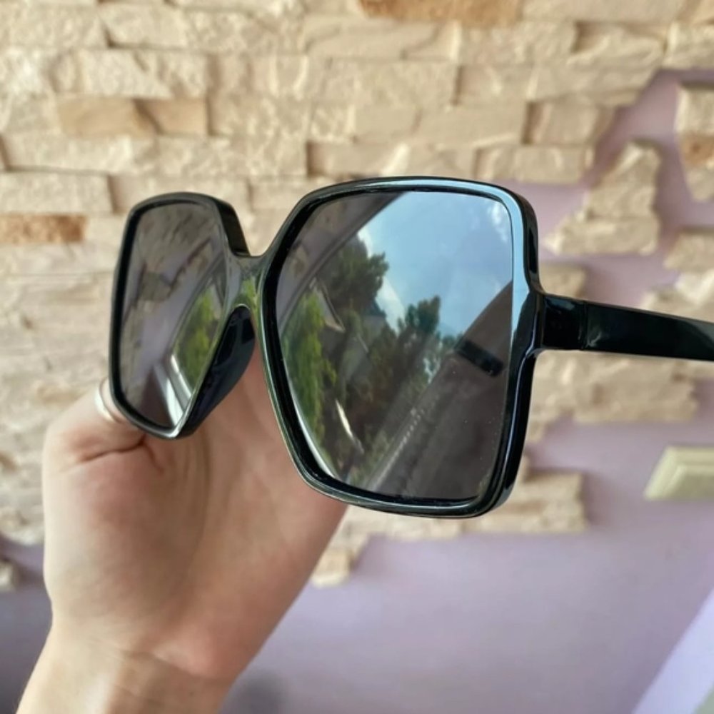 💎✨ Oversized Squared Sunglasses - Picture 3 of 10